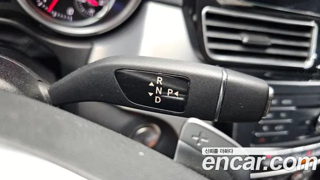 Mercedes-Benz GLE 2017 thumb 9
