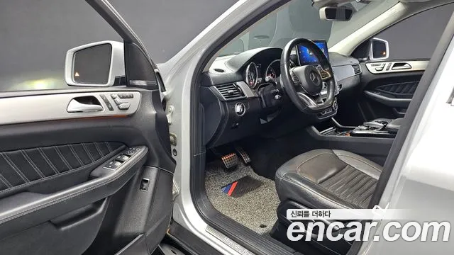 Mercedes-Benz GLE 2017 thumb 10