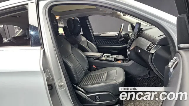 Mercedes-Benz GLE 2017 thumb 11