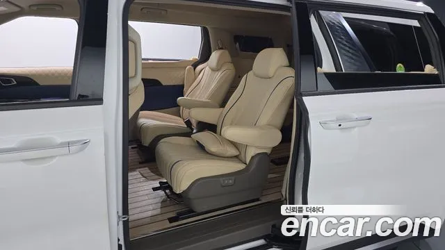 Kia Carnival 2021 thumb 12