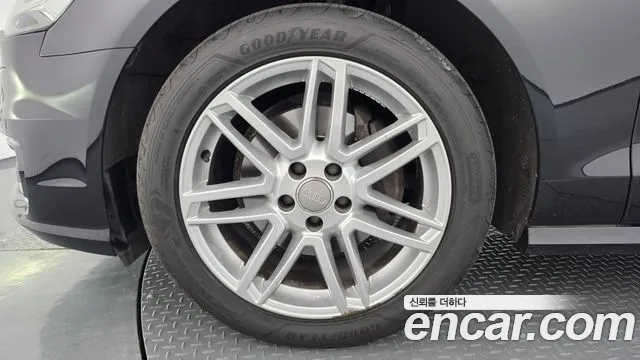 Audi A6 2015 thumb 5