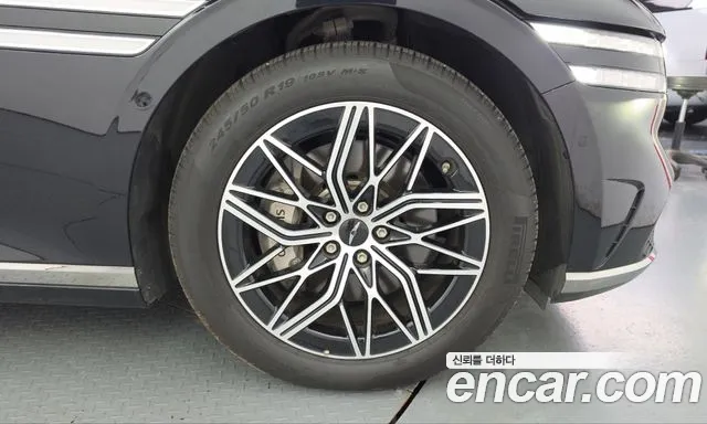 Genesis G90 2022 thumb 4