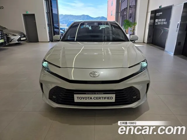Toyota Camry 2025 thumb 3