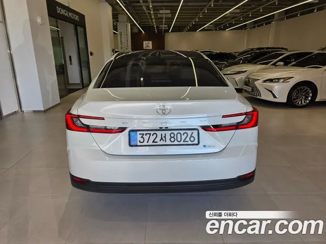 Toyota Camry 2025 thumb 4
