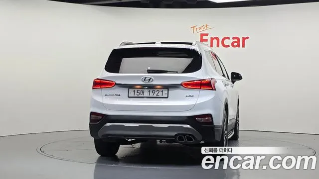 Hyundai Santa Fe 2018 thumb 4