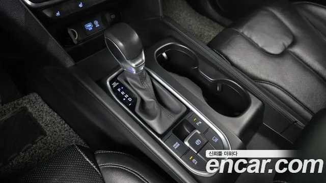 Hyundai Santa Fe 2018 thumb 9