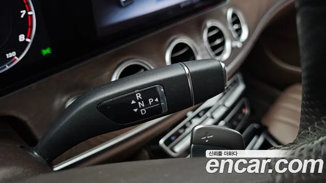 Mercedes-Benz E-Класс 2016 thumb 8