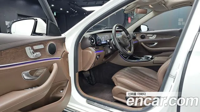 Mercedes-Benz E-Класс 2016 thumb 9