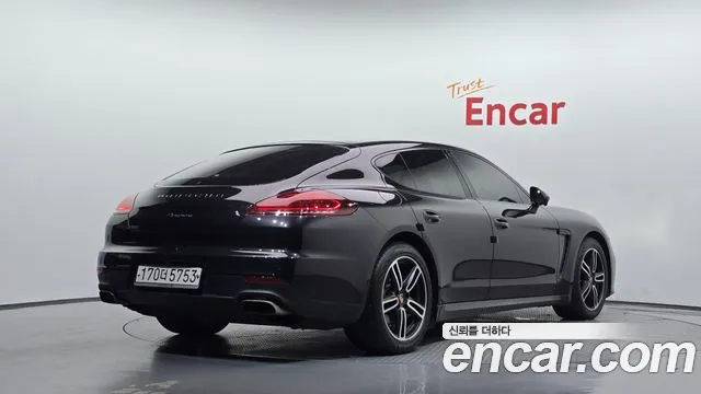 Porsche Panamera 2014 thumb 2