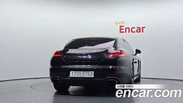 Porsche Panamera 2014 thumb 4
