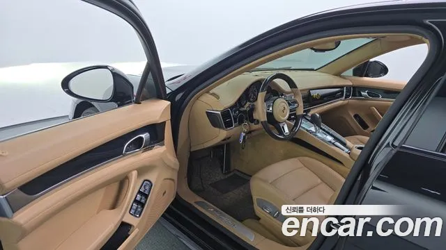 Porsche Panamera 2014 thumb 10