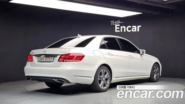 Mercedes-Benz E-Класс 2016 thumb 2