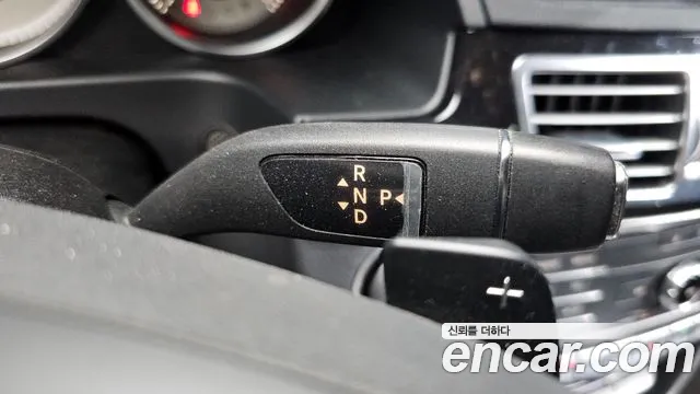 Mercedes-Benz E-Класс 2016 thumb 9