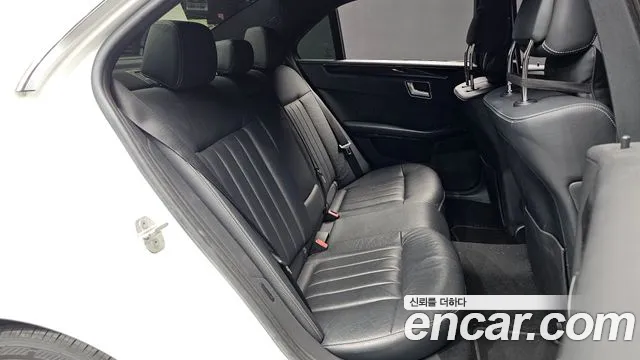 Mercedes-Benz E-Класс 2016 thumb 11