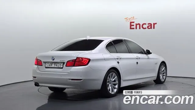BMW 5-Series 2015 thumb 2