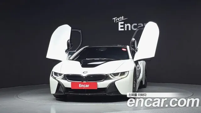 BMW i8 2016 thumb 3