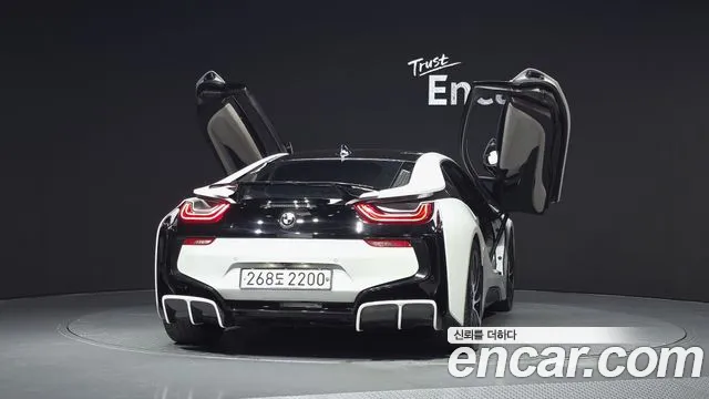 BMW i8 2016 thumb 4