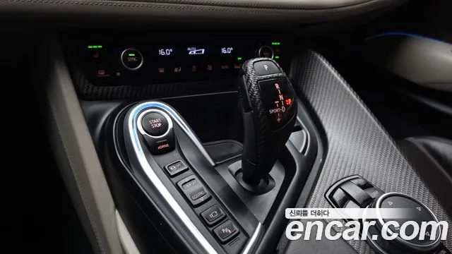 BMW i8 2016 thumb 9
