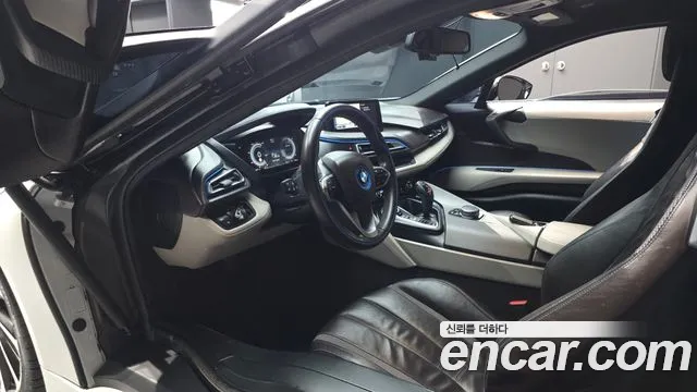 BMW i8 2016 thumb 10