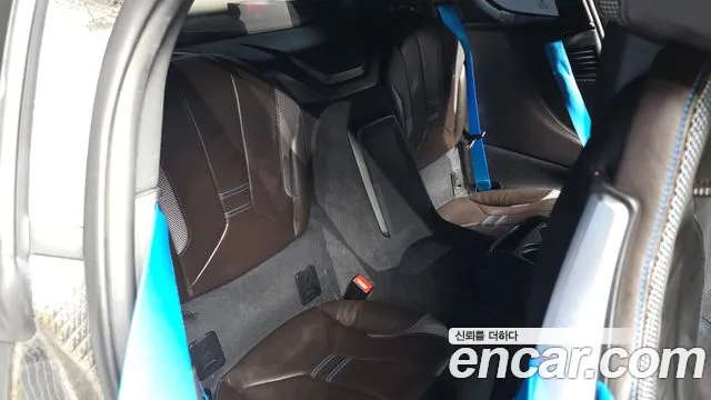 BMW i8 2016 thumb 11