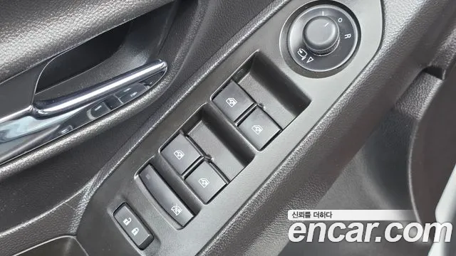 ChevroletGMDaewoo Tracker 2018 thumb 12