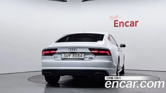 Audi A7 2015 thumb 3