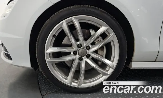 Audi A7 2015 thumb 4