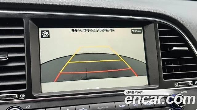 Hyundai Avante 2017 thumb 9