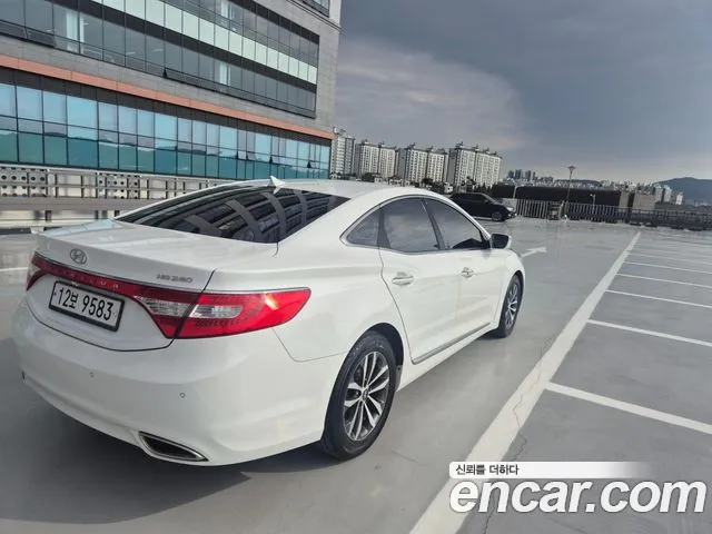 Hyundai Grandeur 2011 thumb 2