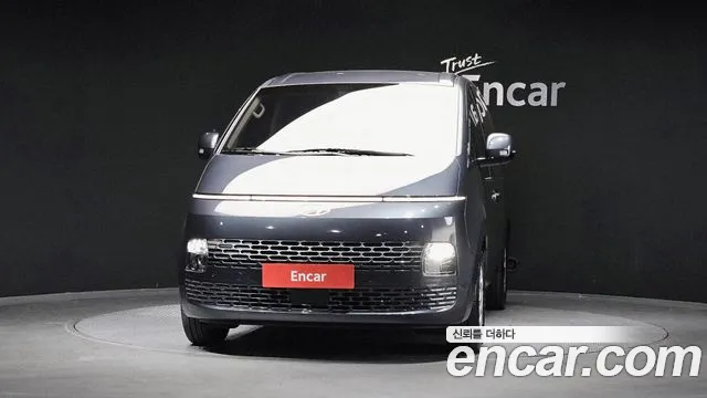 Hyundai Staria 2024 thumb 3