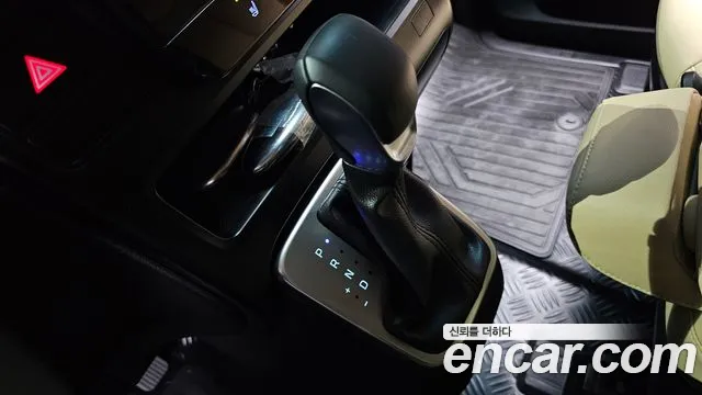 Hyundai Staria 2024 thumb 9