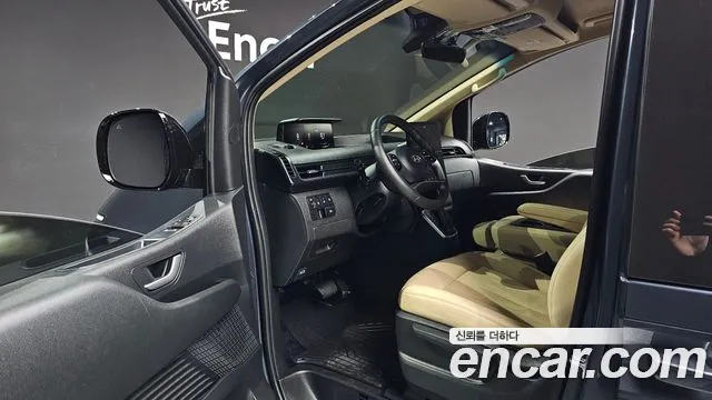 Hyundai Staria 2024 thumb 10
