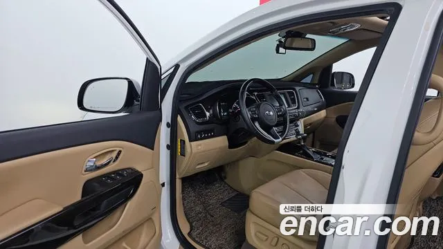 Kia Carnival 2019 thumb 10