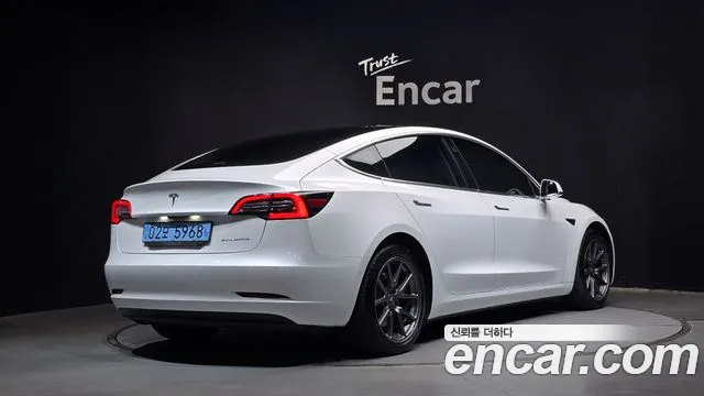 Tesla Model 3 2019 thumb 2