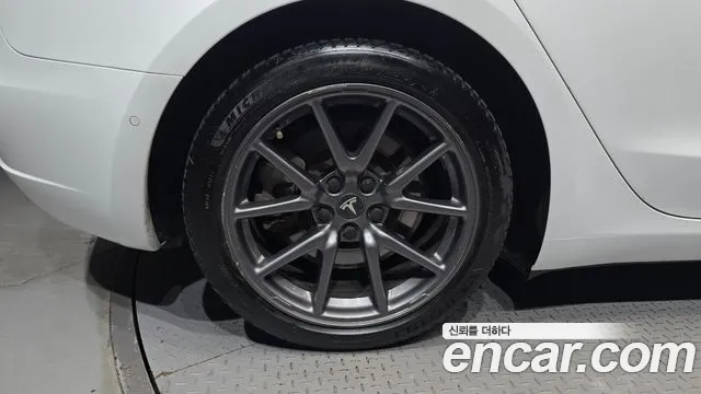 Tesla Model 3 2019 thumb 5