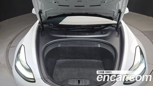Tesla Model 3 2019 thumb 6