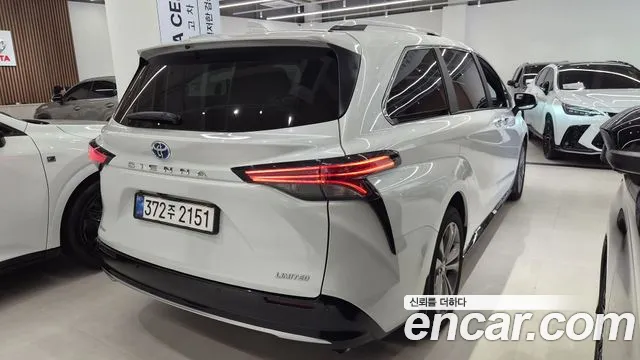 Toyota Sienna 2025 thumb 2