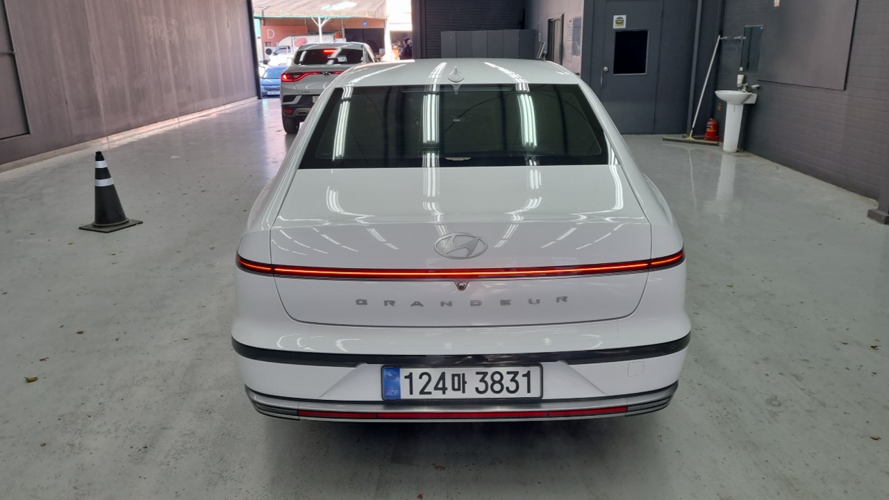 Hyundai Grandeur 2023 thumb 4