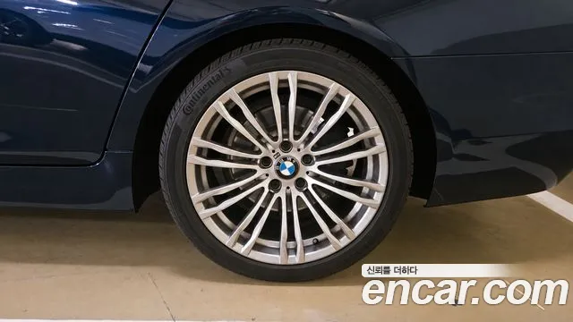 BMW 5-Series 2011 thumb 5
