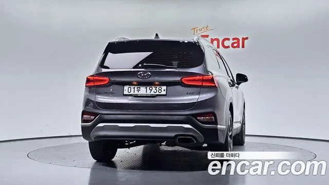 Hyundai Santa Fe 2018 thumb 4