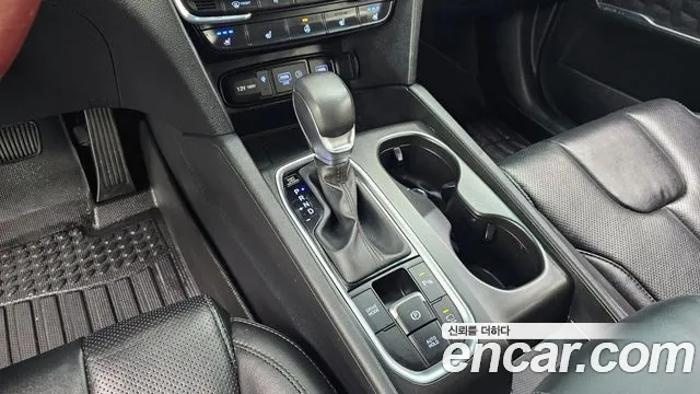 Hyundai Santa Fe 2018 thumb 9