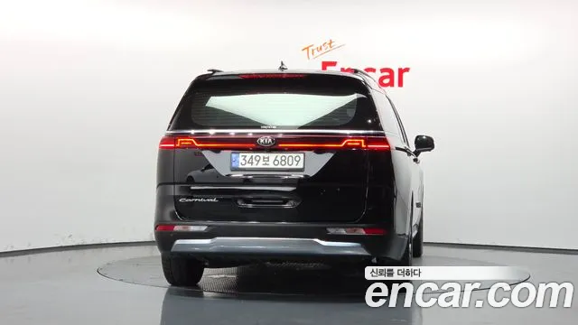 Kia Carnival 2020 thumb 4