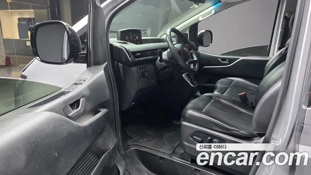 Hyundai Staria 2021 thumb 10