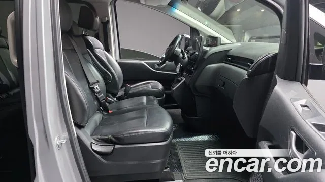 Hyundai Staria 2021 thumb 11