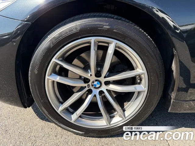 BMW 5-Series 2017 thumb 5