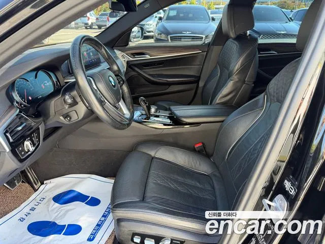 BMW 5-Series 2017 thumb 10