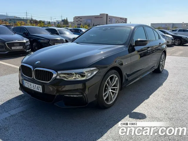 BMW 5-Series 2017 thumb 11