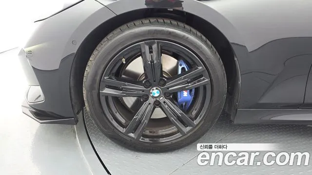 BMW 3-Series 2025 thumb 5