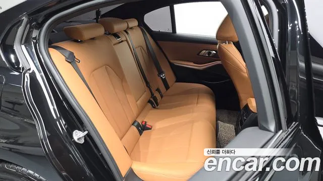 BMW 3-Series 2025 thumb 11