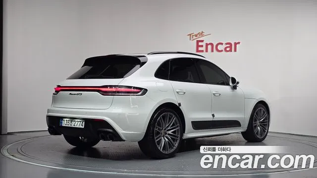 Porsche Macan 2015 thumb 2